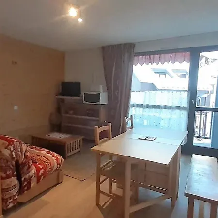 Apartment Spacieux 4 Pers, Proche Pistes Et Village, Balcon Et Parking, Areches-beaufort - Fr-1-342-295 *